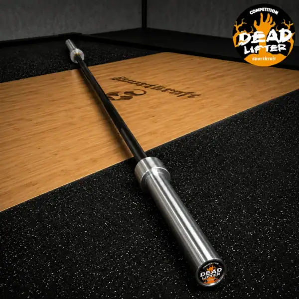 SportKraft maastavetotanko Deadlifter Competition 27mm ammattitason nostolavalla