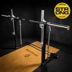 SportKraft Strong voimanostotanko 20kg Combo Rack -telineessä ja nostolavalla kuntosalilla